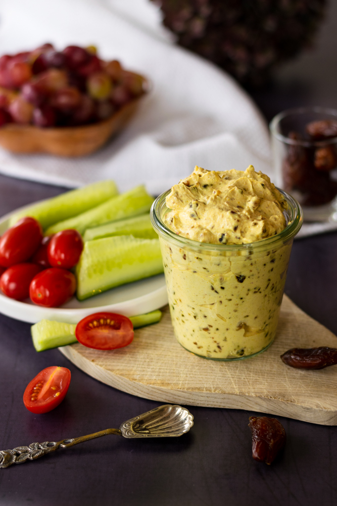 Curry Dattel Dip